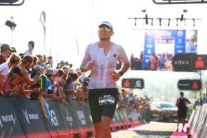 Maximilian Küspert auf der Zielgeraden der Ironman WM in Nizza